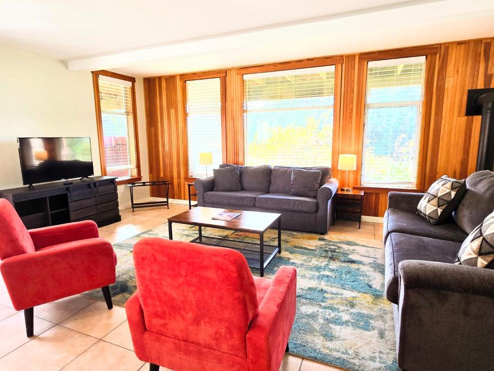 Superior King Room interior